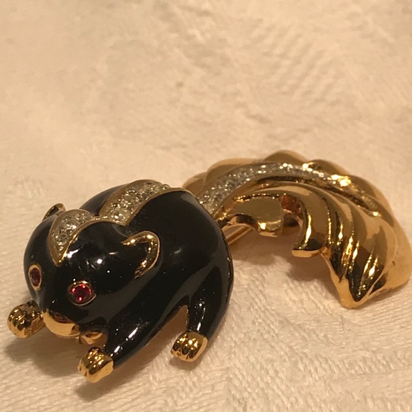 VINTAGE D'ORLAN SKUNK BLACK ENAMEL CRYSTAL BROOCH - Picture 7 of 11